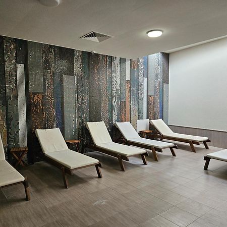 Hotel Alisa Pavel Banya Exterior photo