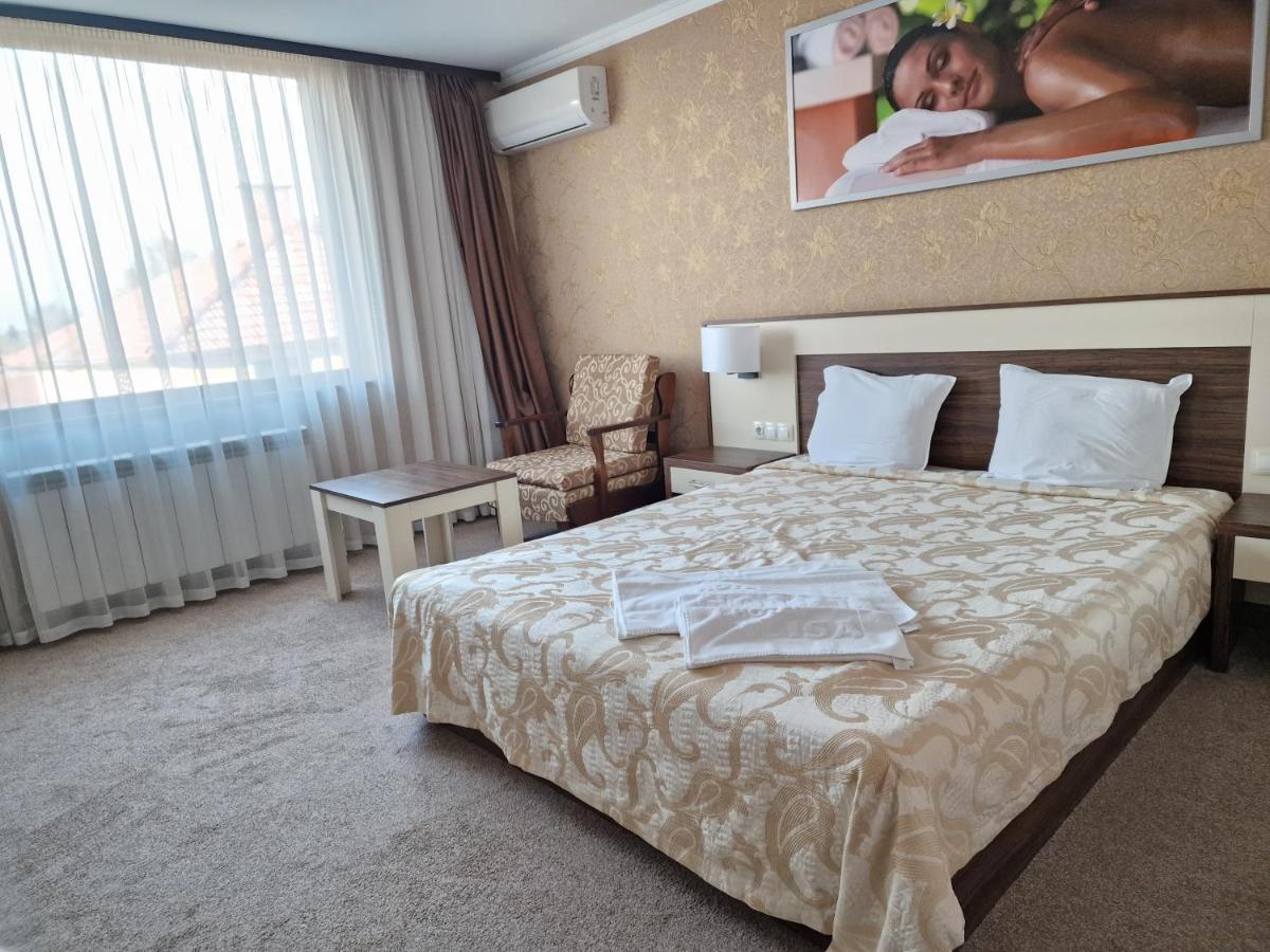 Hotel Alisa Pavel Banya Exterior photo