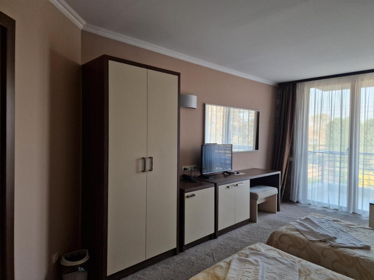 Hotel Alisa Pavel Banya Exterior photo