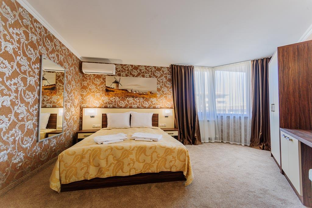 Hotel Alisa Pavel Banya Exterior photo